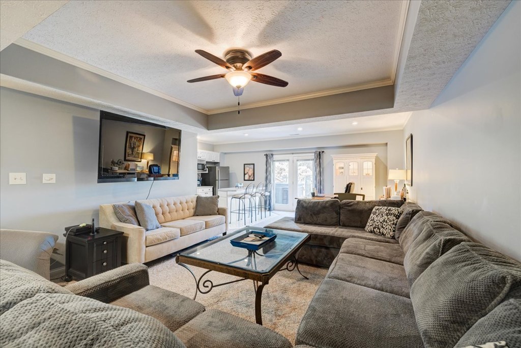 2807 Hillside Drive