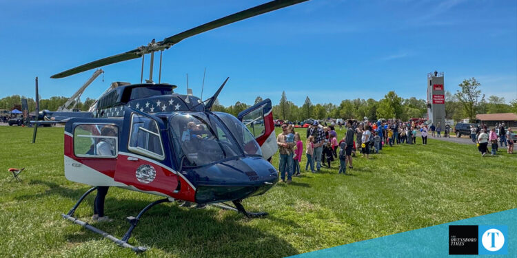 helicopter touch a truck